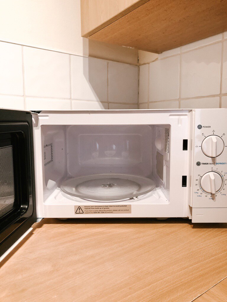 Microwave (Currys) *Original Price £40 